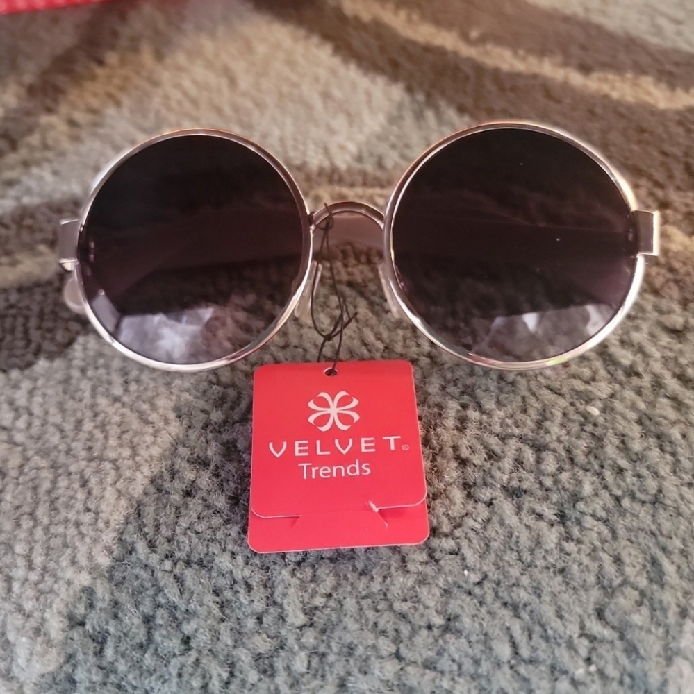 Velvet Trends Round Sunglasses